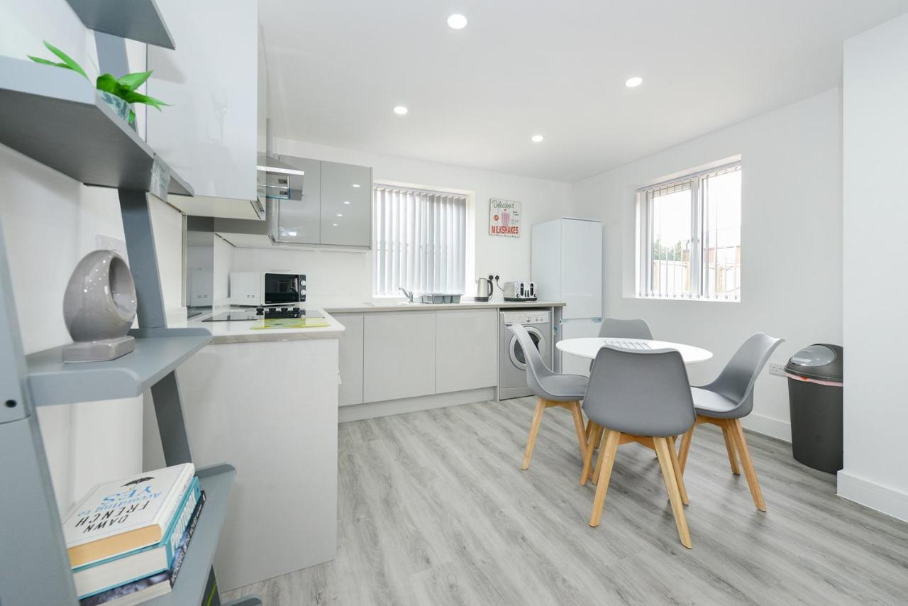 Adbolton House - Sleek, Stylish, Brand New & Carbon Nottingham